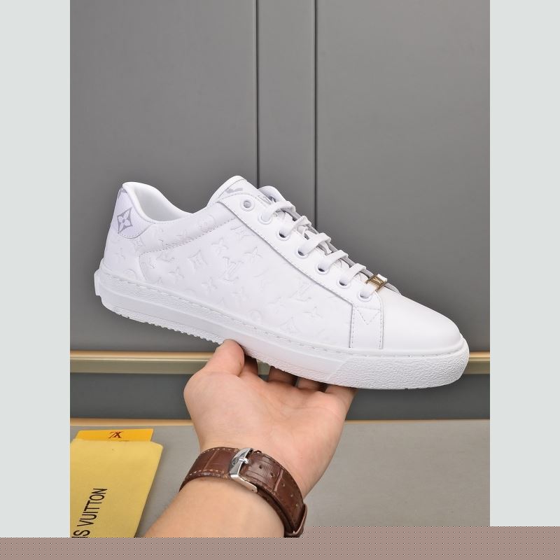 l**is V*t*n sneakers